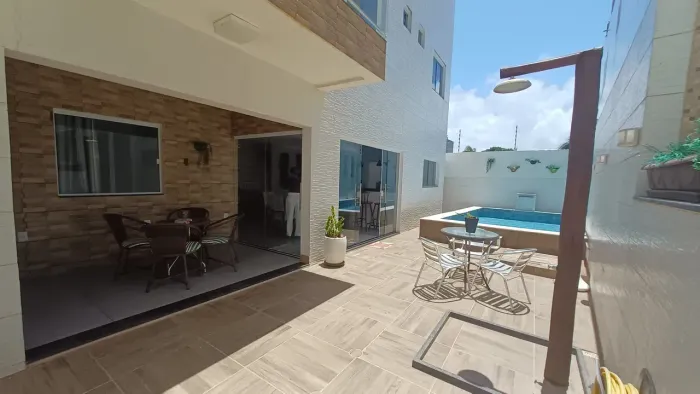 VENDO UMA CASA 5/4 TRIPLEX em Jauá (Abrantes) - Camaçari - BA