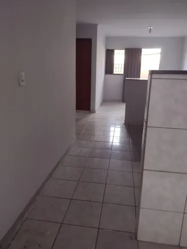 Alugo casas 2/4, rua 30 v pai Eterno 