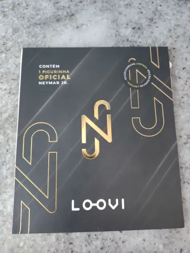 Figurinha LENDÁRIA DOURADA de Neymar Jr. Edição EXTREMAMENTE rara da Loovi. LACRADO.