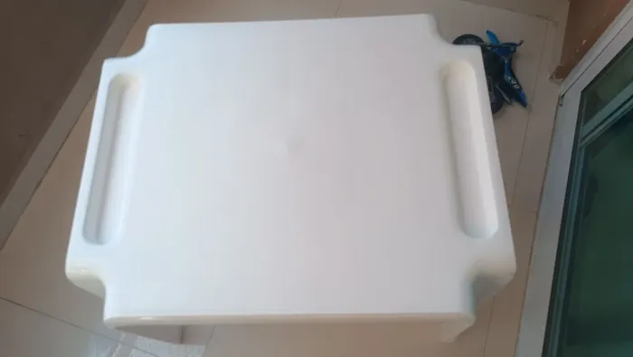 Mesa infantil de plástico 