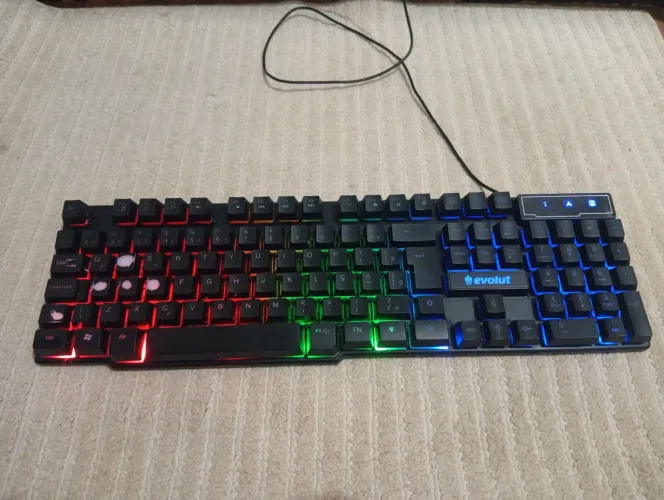 Vendo teclado gamer semi mecânico