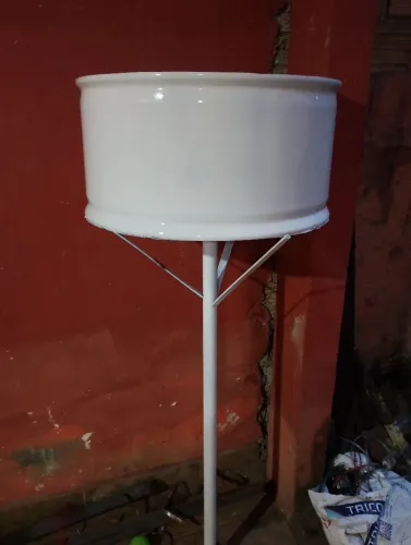 Lixeira redonda de chapa.. com entrega e instalação em toda Manaus
