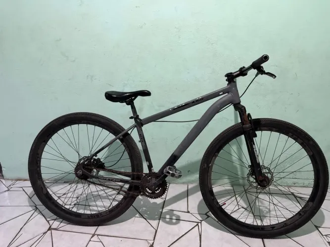 Vendo Bicicleta Aro 29, Semi Nova