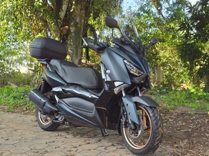 Yamaha Xmax 250 2023 - Verde Fosco (Apenas 5.400 km)