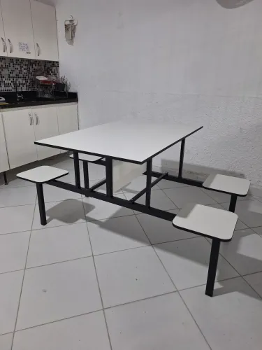 Mesa para refeitório com 04 lugarea