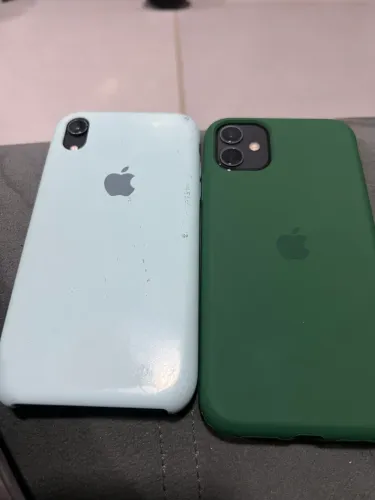 Vendo iPhone 11 e XR