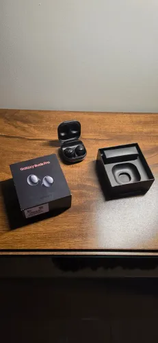 Samsung Galaxy Buds Pro - Cancelamento de Ruído - Completo
