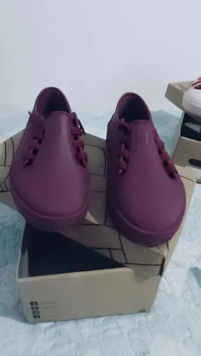 Dois tênis melissa