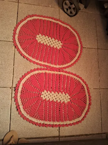 Tapetes em croche feito a mão 
