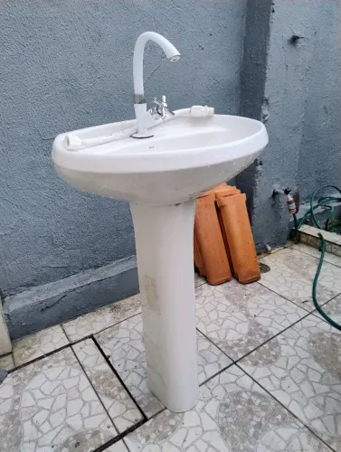 Pia com coluna DECA