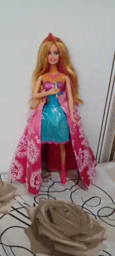 Barbie princesa popstar