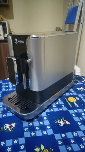 Cafeteira em grão spidem trevi