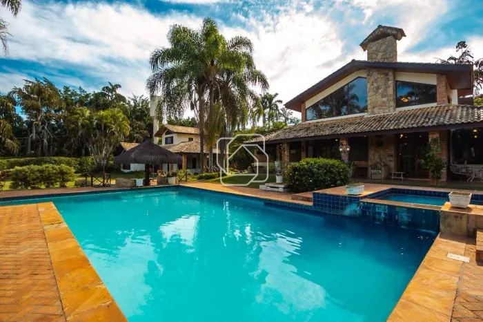 Casa de Condomínio em Indaiatuba para aluguel Vale das Laranjeiras - SP | 5 quartos Área t