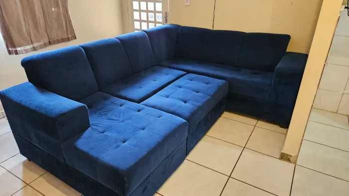 Sofá 5 lugares em U na cor azul