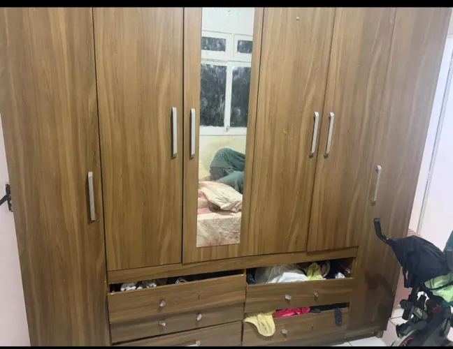 Guarda roupa casal mais 2 cômodas