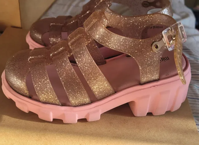 Sandália mini melissa salto tratorado infantil