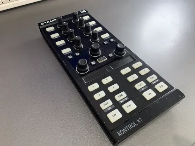CONTROLADORA TRAKTOR X1 MK2
