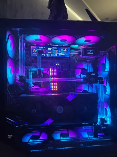 PC Gamer Workstation Extreme Ryzen 9 9950X3D RTX 5090 Custom Water Cooling Custom