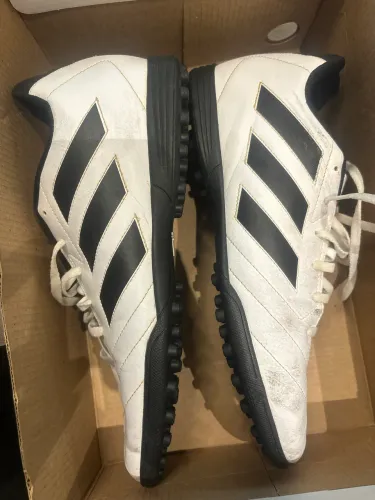 Chuteira branca - Adidas - 42