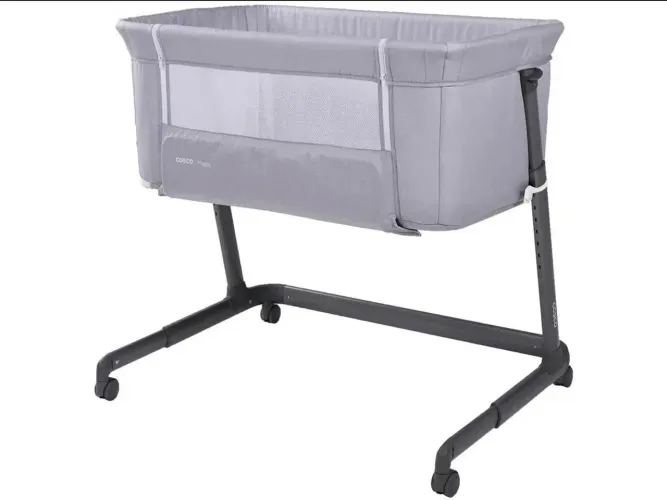 BERÇO PORTÁTIL COSCO KIDS PLUGGY | SEMINOVO