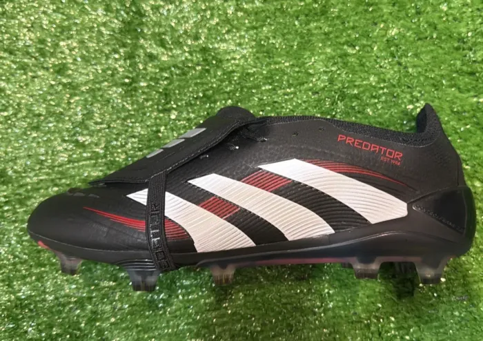 Chuteira adidas predador