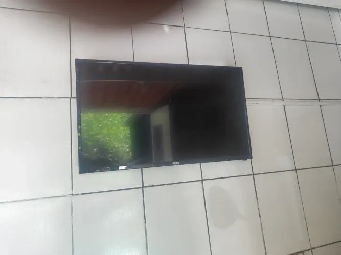 Tv parou de funcionar não sei qual o problema (sucata)