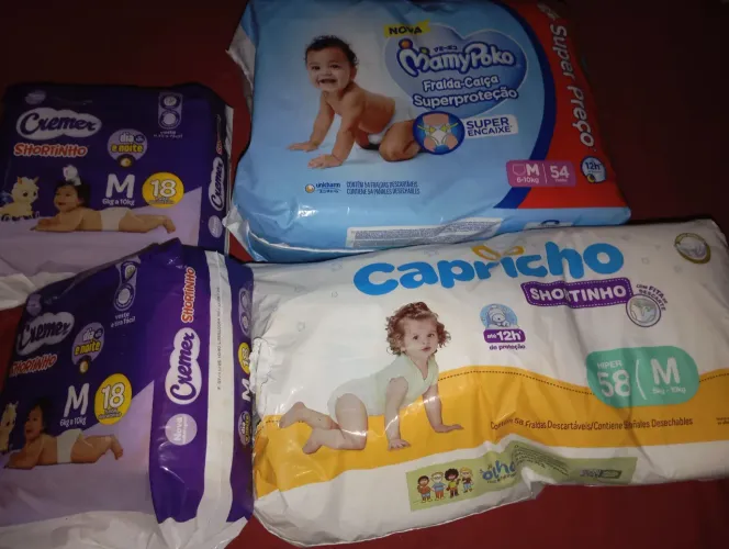 Fraldas descartáveis M