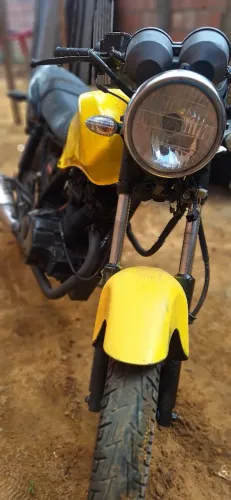 Moto strada 150 valor 2 ,500 pra sair logo 