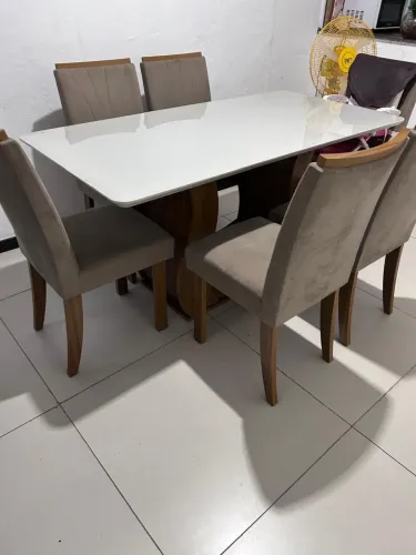 Mesa e cadeira 6 lugares