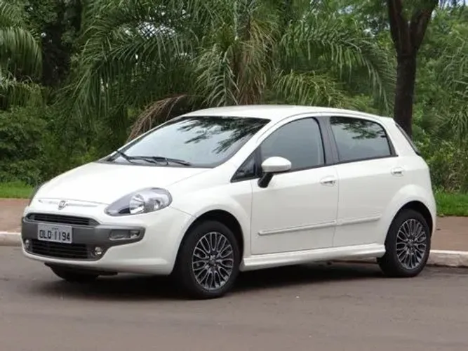 Fiat Punto Attractive 1.4 Fire Flex 8V 5P 2013