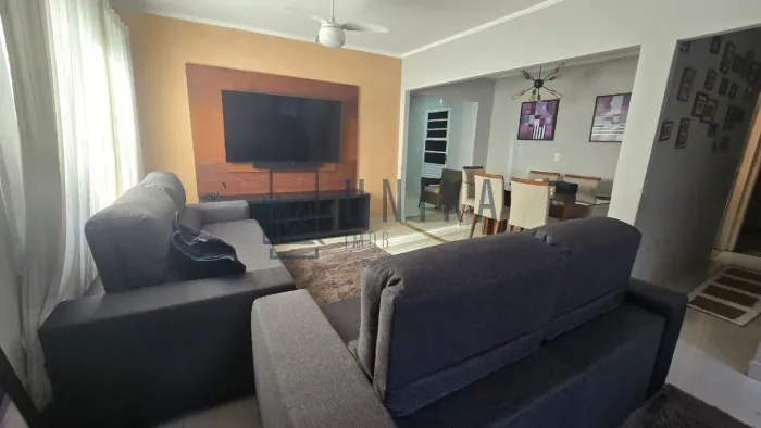Casa em Condomínio de Alto Padrão no Jardim São Pedro, Campinas-SP: 3 quartos, 3 salas, 2