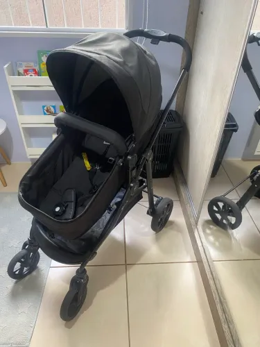 Carrinho com bebê conforto galzerano 
