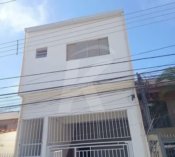 Sobreloja comercial com 170 m² e 02 banheiros