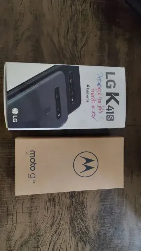 VENDO 2 CELULARES SEMINOVOS - EM ÓTIMO<br><br>ESTADO