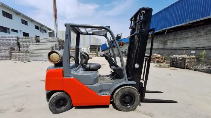 EMPILHADEIRA TOYOTA 2011 MOD 8FGU25 CAP 2.5000KG TORRE DUPLEX