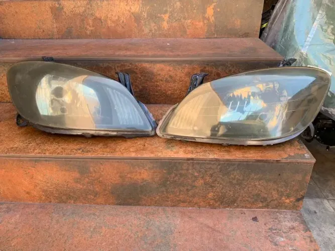 Vendo Farol Máscara Negra/ Celta 2012