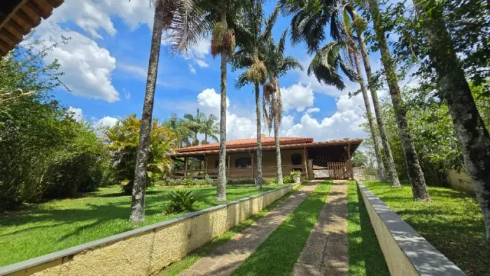 Chácara 2.700m2 semi-plana para lazer ou renda AIRBNB