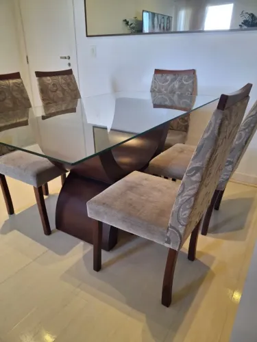 Mesa de Jantar 6 Lugares com Tampo de Vidro