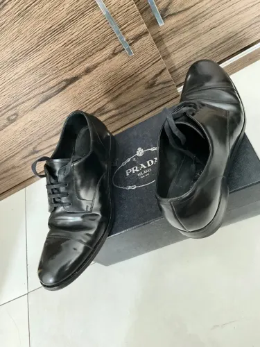 Sapato Prada couro preto novo original