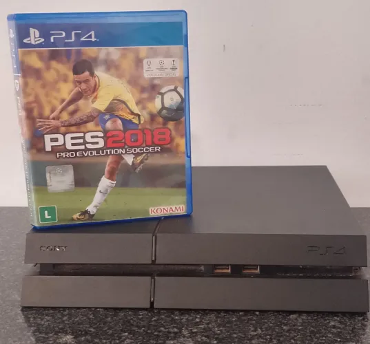 PLAYSTATION 4 500 GB + PES 2018 (CD)