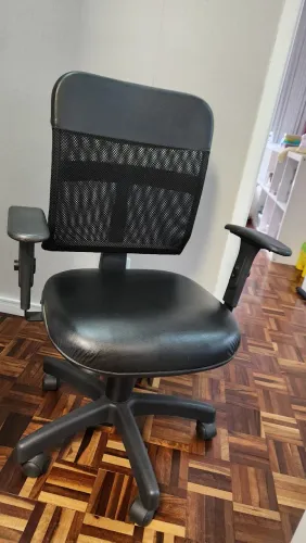 Cadeira de escritório couro