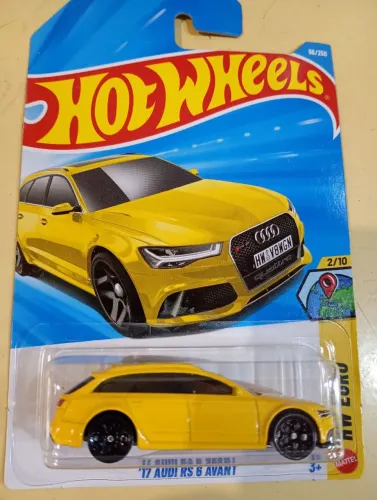 Hot Wheels 17 Audi RS 6 Avant