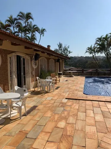 Rancho completo em Atibaia - 5.000m². construção 931m². Vago  doc.100% aceita troca em SP?