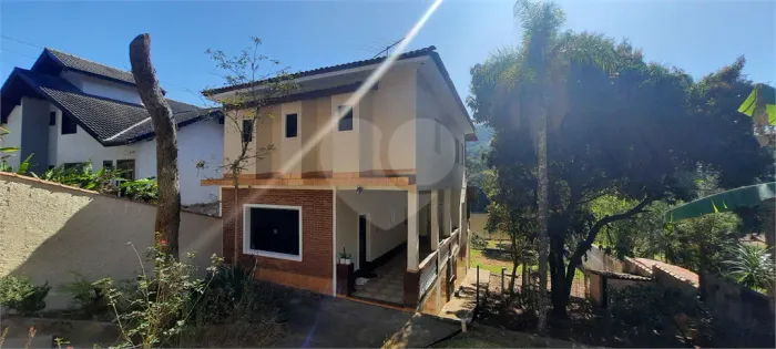 Condomínio com 3 quartos à venda em Caraguatá - SP