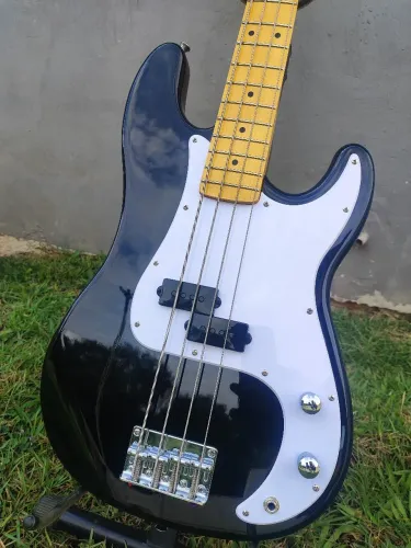 Baixo Precision SX