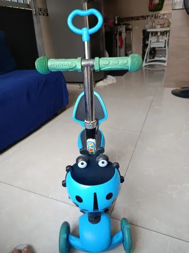 Patinete joaninha com assento