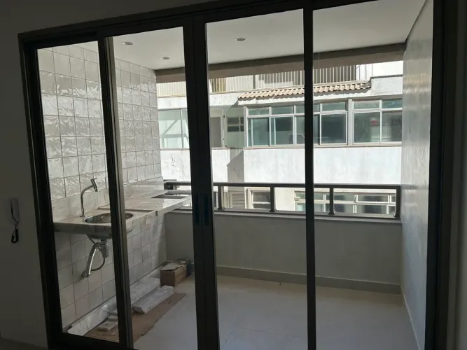Vendo um blindex semi novo