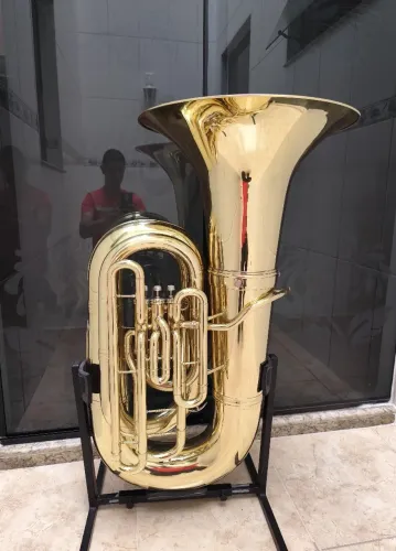 Tuba 6/4 CONN 20J Sib - Campana removível - Laqueada - Aceito trocas - Parcelo 18x