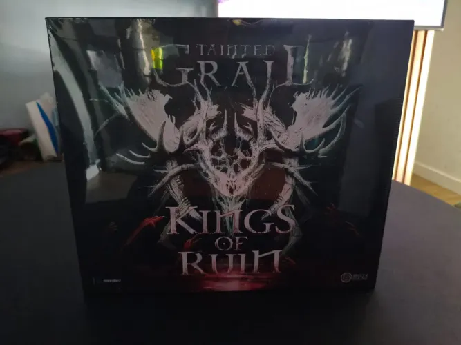 Tainted Grail: Monarcas da Ruína 