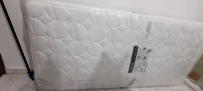 Colchão solteiro CBP Real molas ensacadas 0.88x27 ainda no plástico novo.